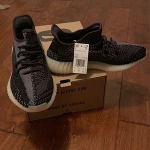 Yeezy Boost 350 V2 Carbon